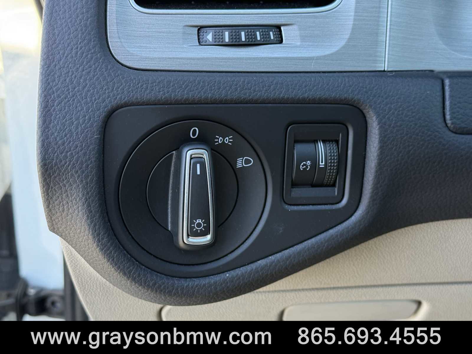 Used 2016 Volkswagen Golf S image 24