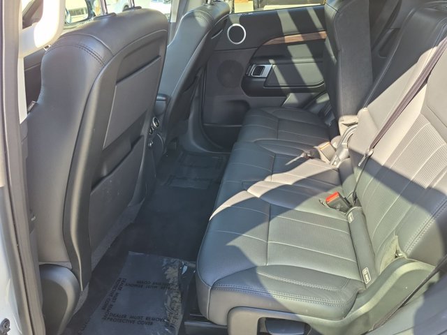 Used 2017 Land Rover Discovery HSE AWD/4WD image 24
