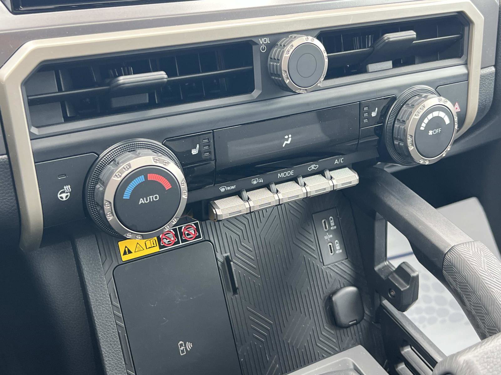 Used 2025 Toyota Tacoma TRD Sport w/ TRD Sport Upgrade Package RWD image 15