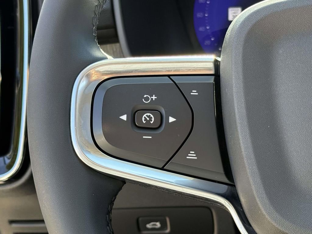 Used 2024 Volvo XC40 B5 Plus w/ Climate Package AWD/4WD image 31