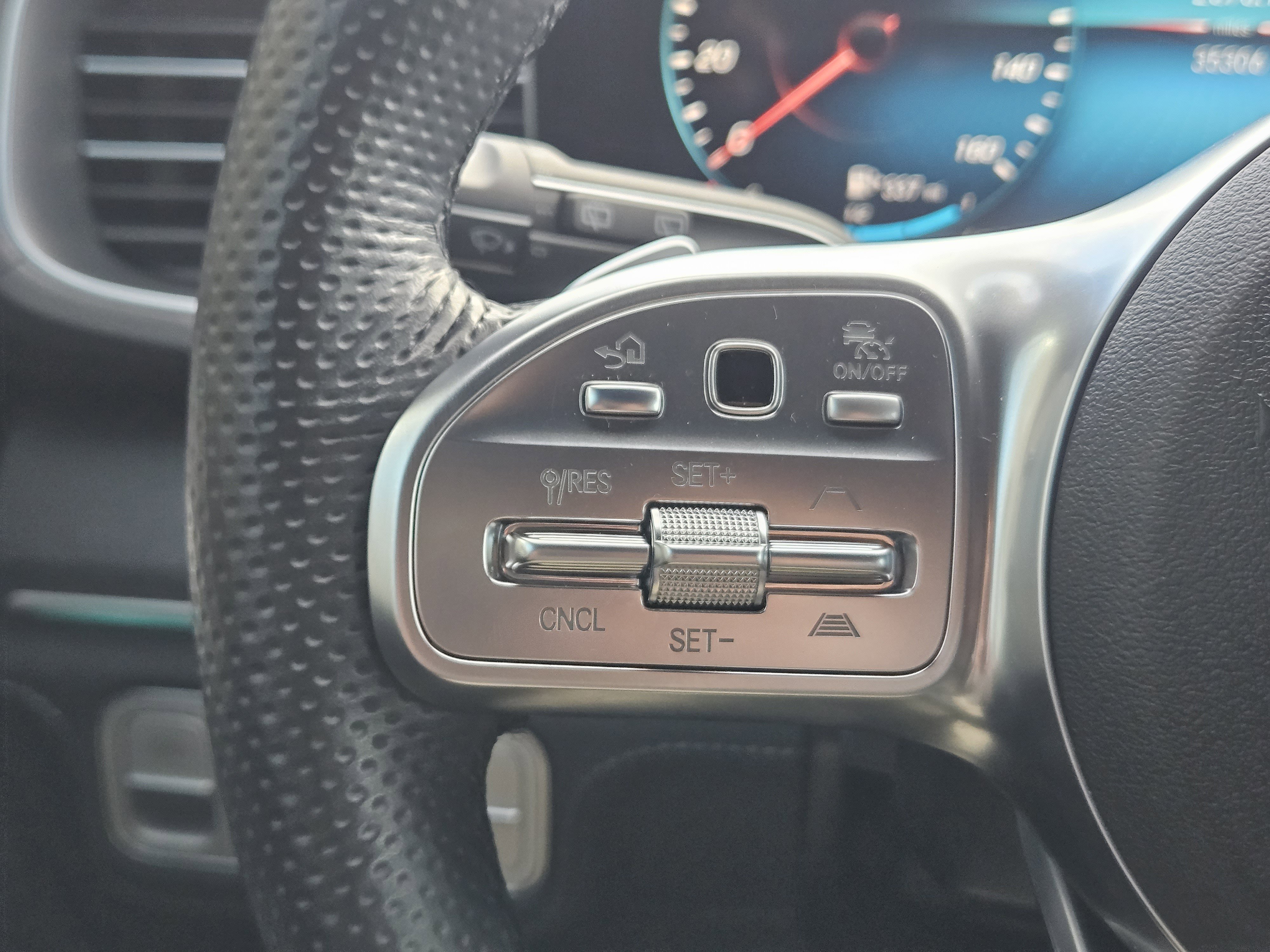 Used 2023 Mercedes-Benz GLS 450 4MATIC image 28