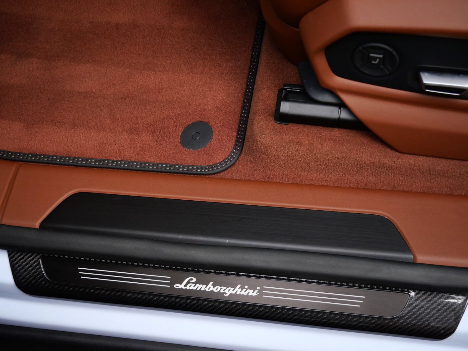 Used 2026 Lamborghini Urus S AWD/4WD image 18