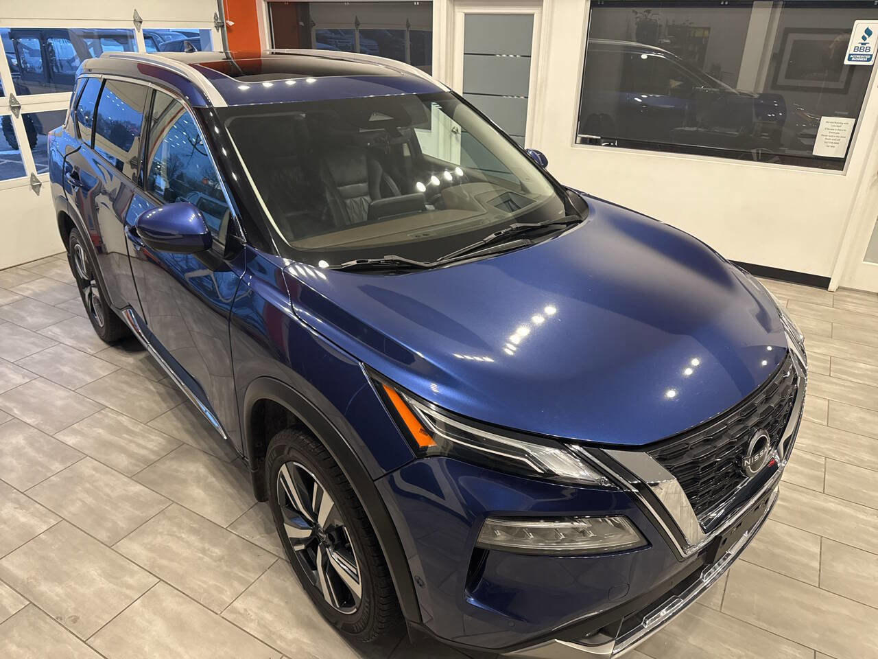 Used 2022 Nissan Rogue Platinum w/ Head-Up Display Package image 12