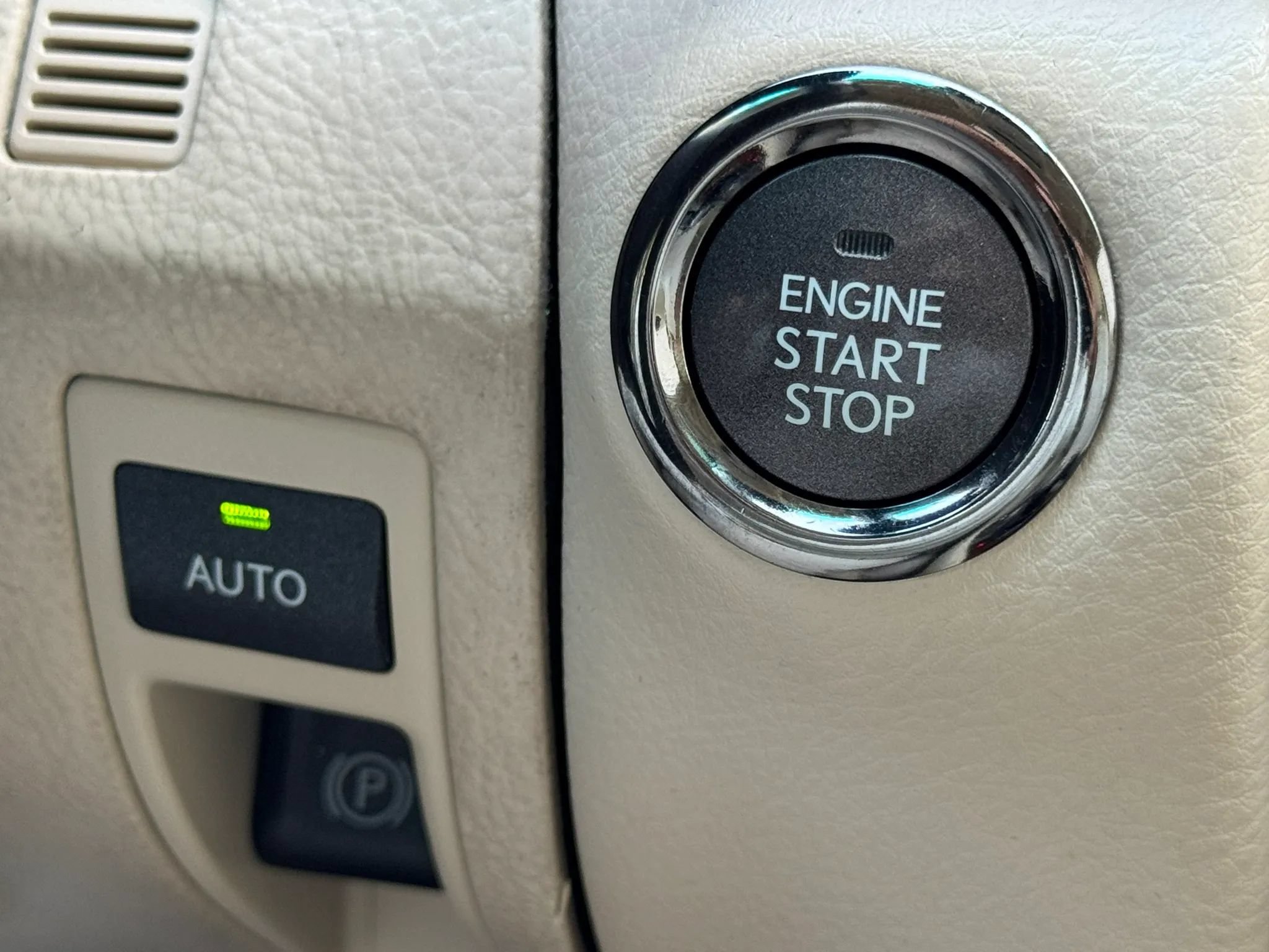 Used 2013 Lexus LS 460 L w/ Ultra Luxury Pkg AWD/4WD image 37