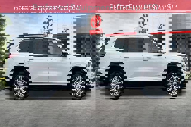 Used 2024 GMC Acadia Elevation image 3