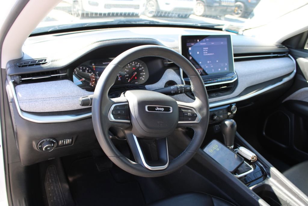 Used 2022 Jeep Compass Latitude image 27