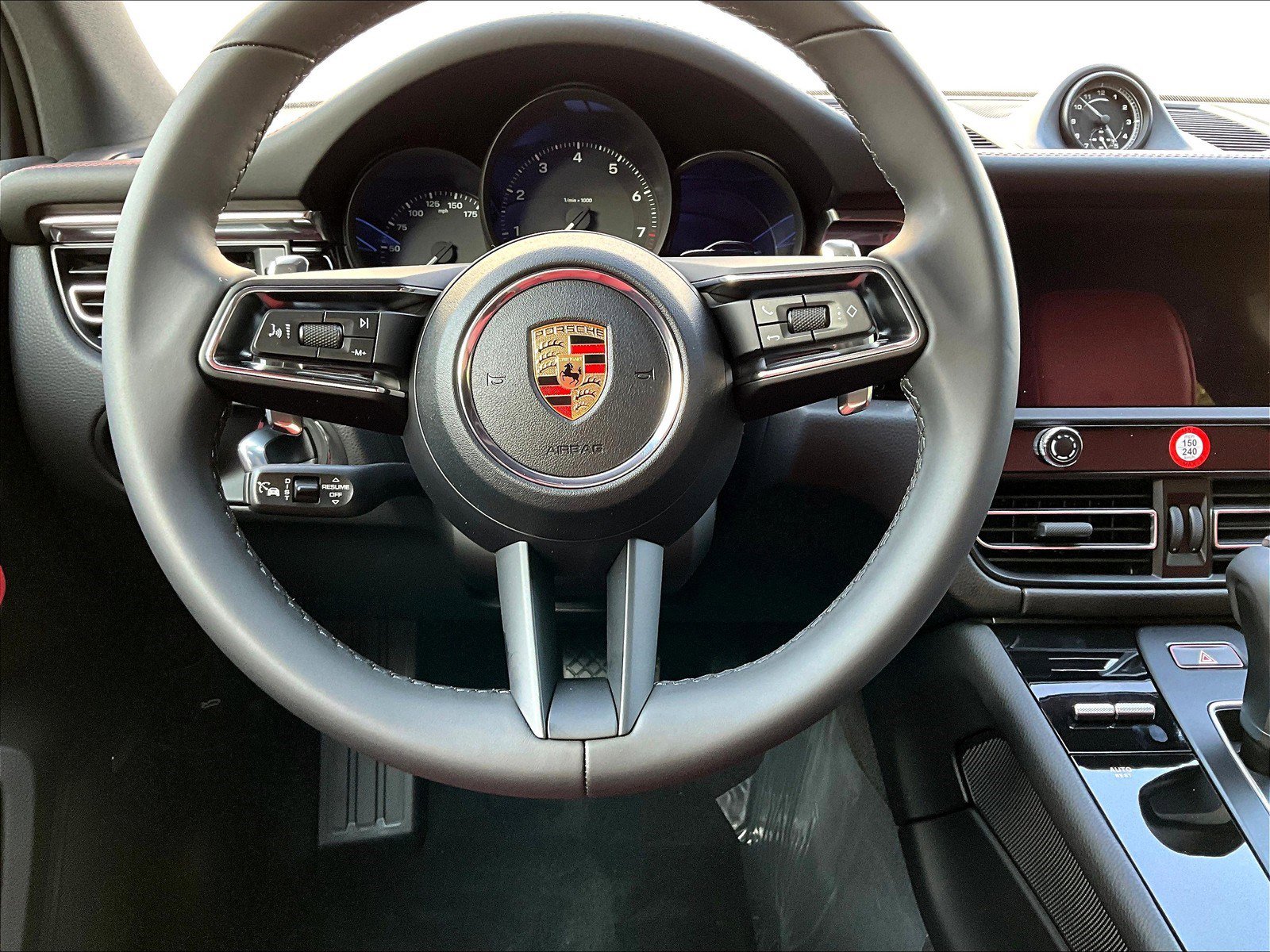 New 2026 Porsche Macan image 18