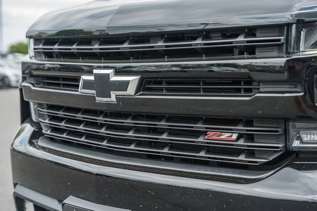 Used 2022 Chevrolet Silverado 1500 LT Trail Boss w/ LPO, Dark Essentials Package AWD/4WD image 11