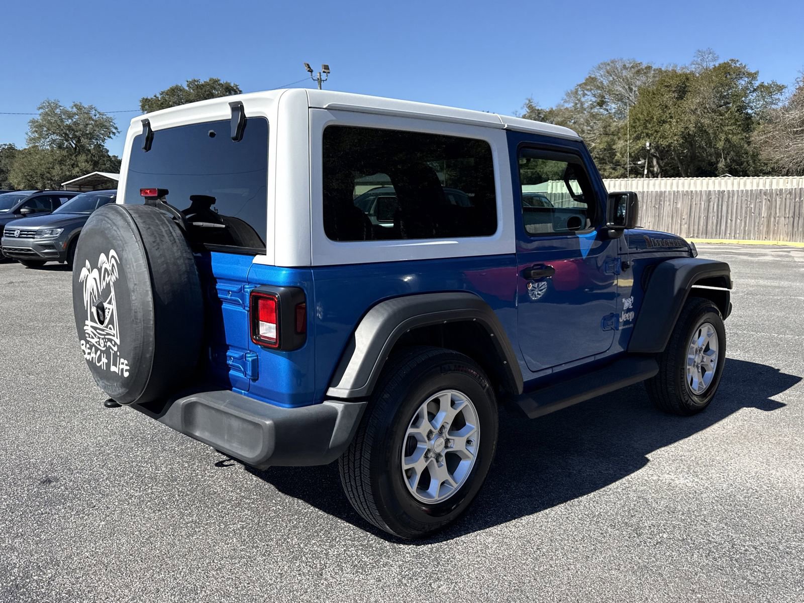 Used 2021 Jeep Wrangler Islander image 5