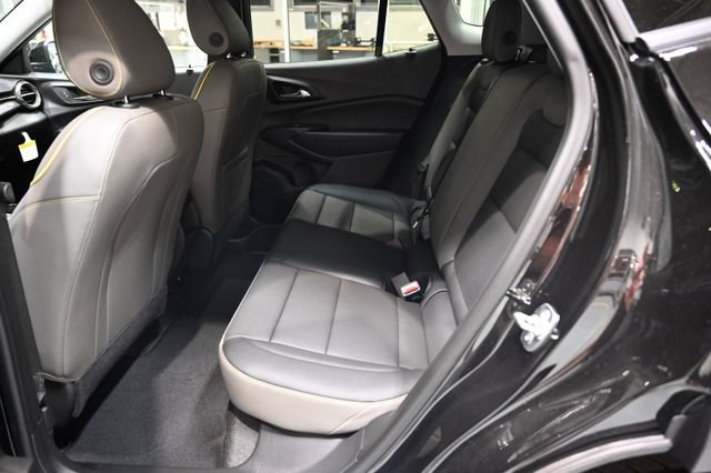 New 2026 Chevrolet Trax ACTIV w/ Driver Confidence Package FWD image 11