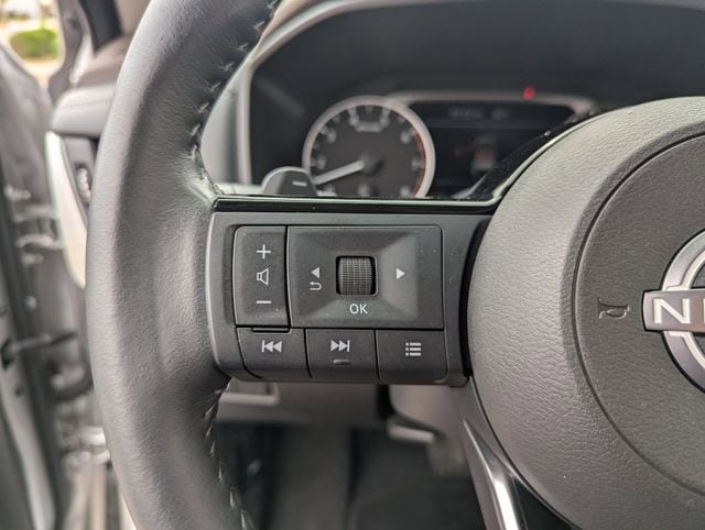Used 2023 Nissan Rogue SV w/ SV Premium B Package image 29