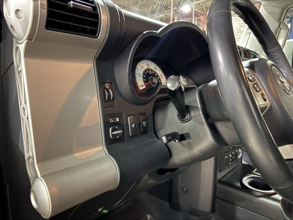 Used 2011 Toyota FJ Cruiser 2WD image 16