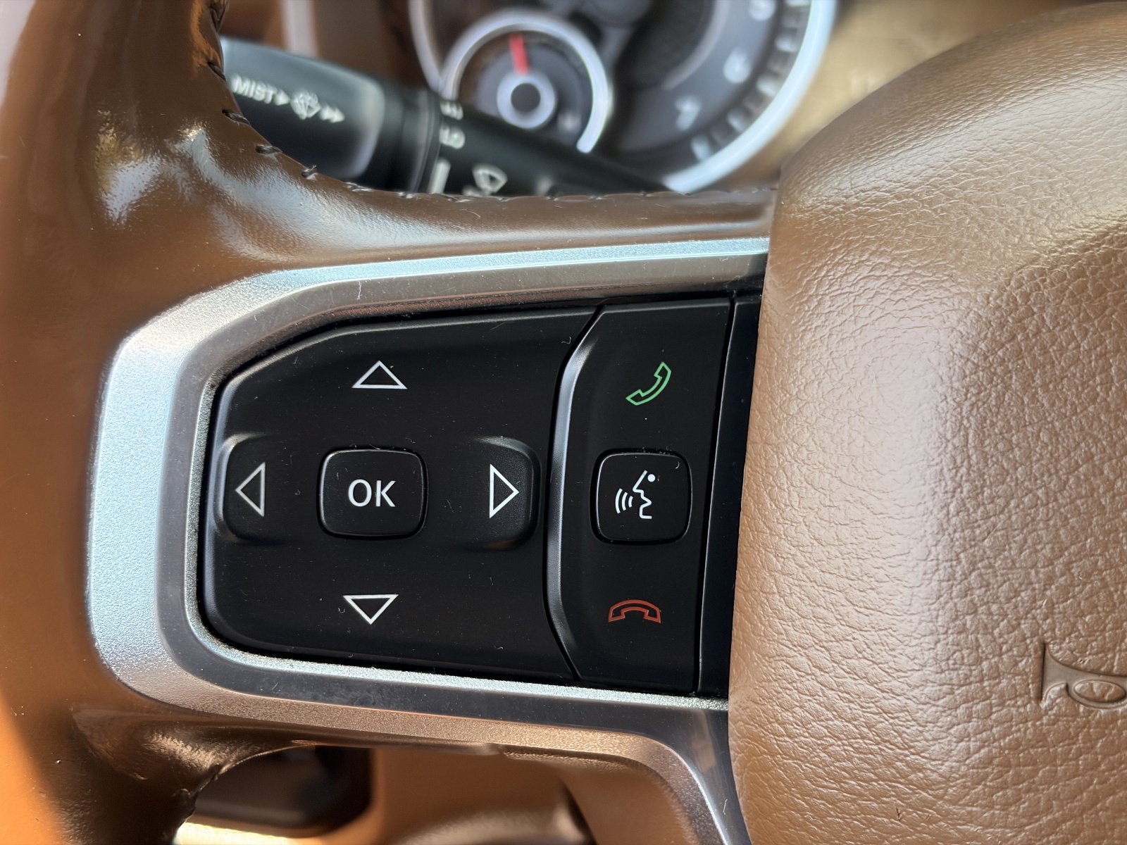 Used 2019 RAM 1500 Laramie AWD/4WD image 28