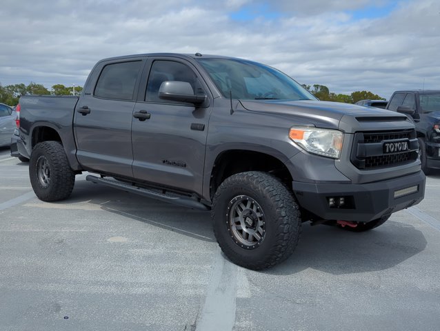 Used 2017 Toyota Tundra Limited w/ Limited Premium Package image 3