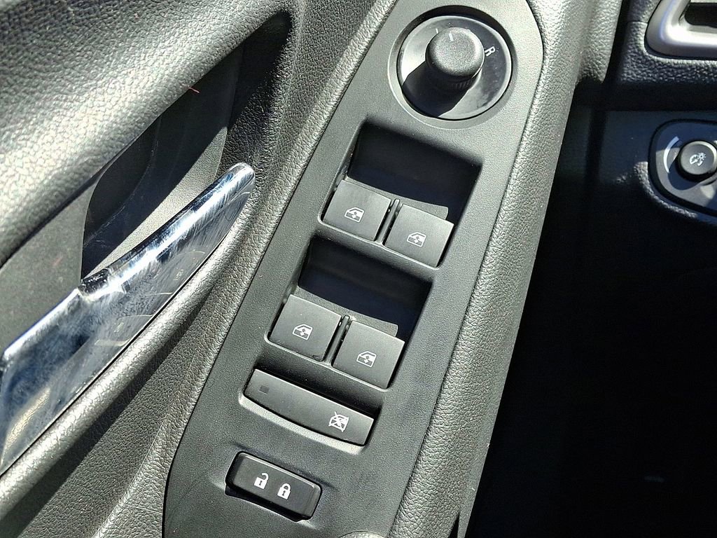 Used 2022 Chevrolet Trax LT w/ Midnight Edition image 23