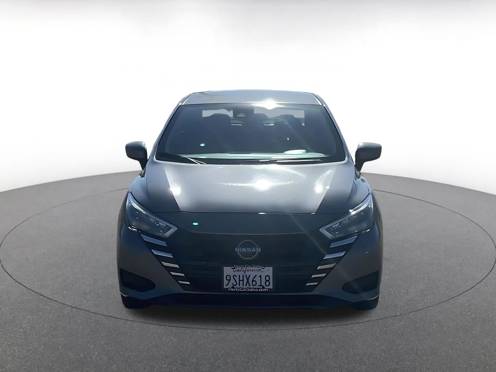 Used 2025 Nissan Versa SV image 4