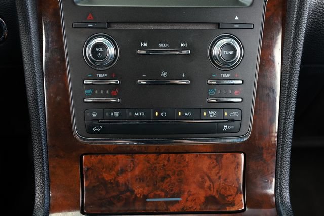 Used 2016 Lincoln Navigator Select RWD image 38