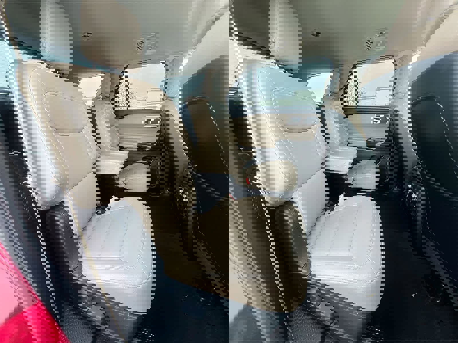 Used 2020 Ford Explorer XLT w/ Equipment Group 202A image 20