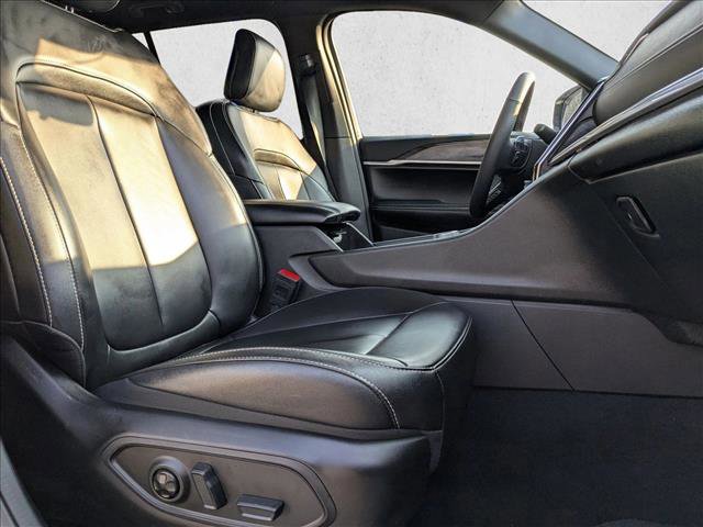 Used 2024 Jeep Grand Cherokee Limited image 23