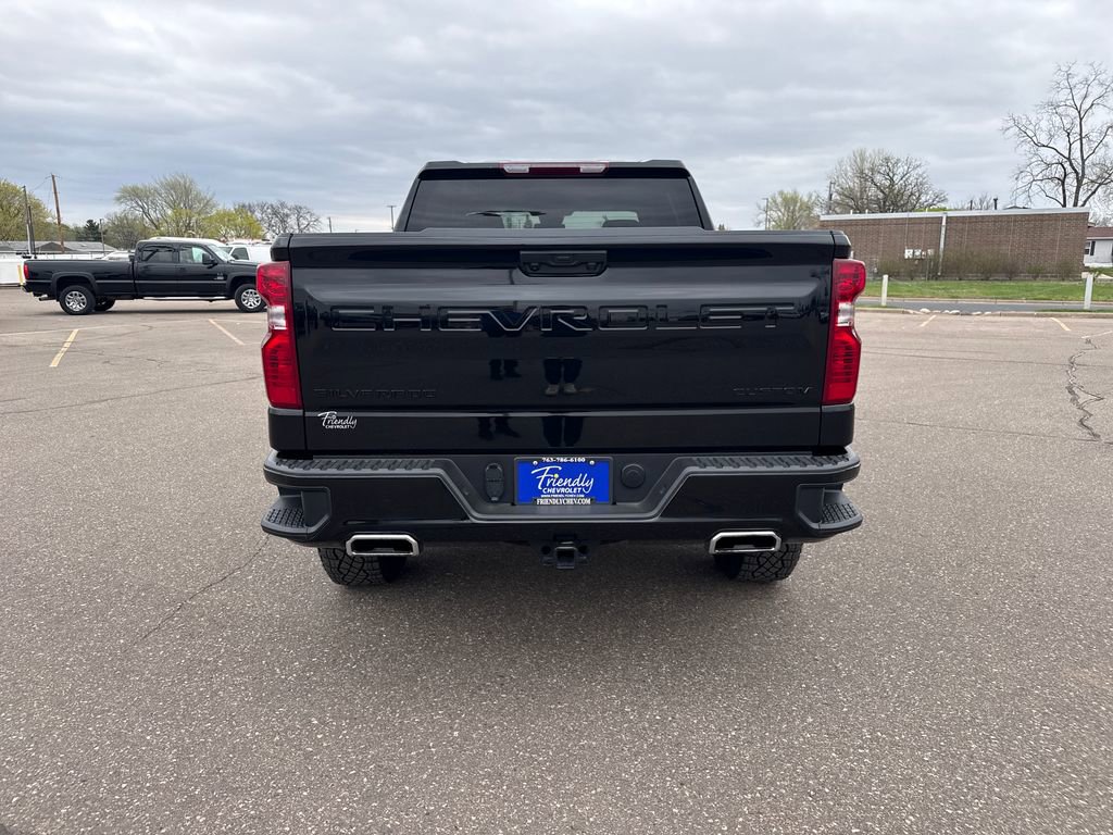 Certified 2024 Chevrolet Silverado 1500 Custom Trail Boss w/ Midnight Edition AWD/4WD image 4