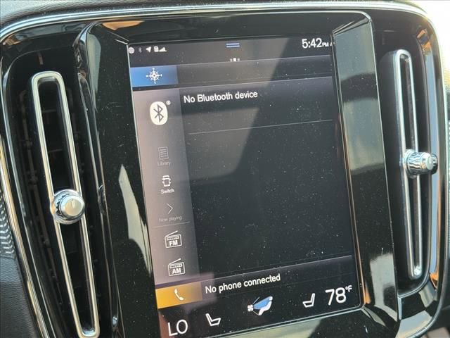 Used 2022 Volvo XC40 T4 R-Design w/ Protection Package Premier image 23