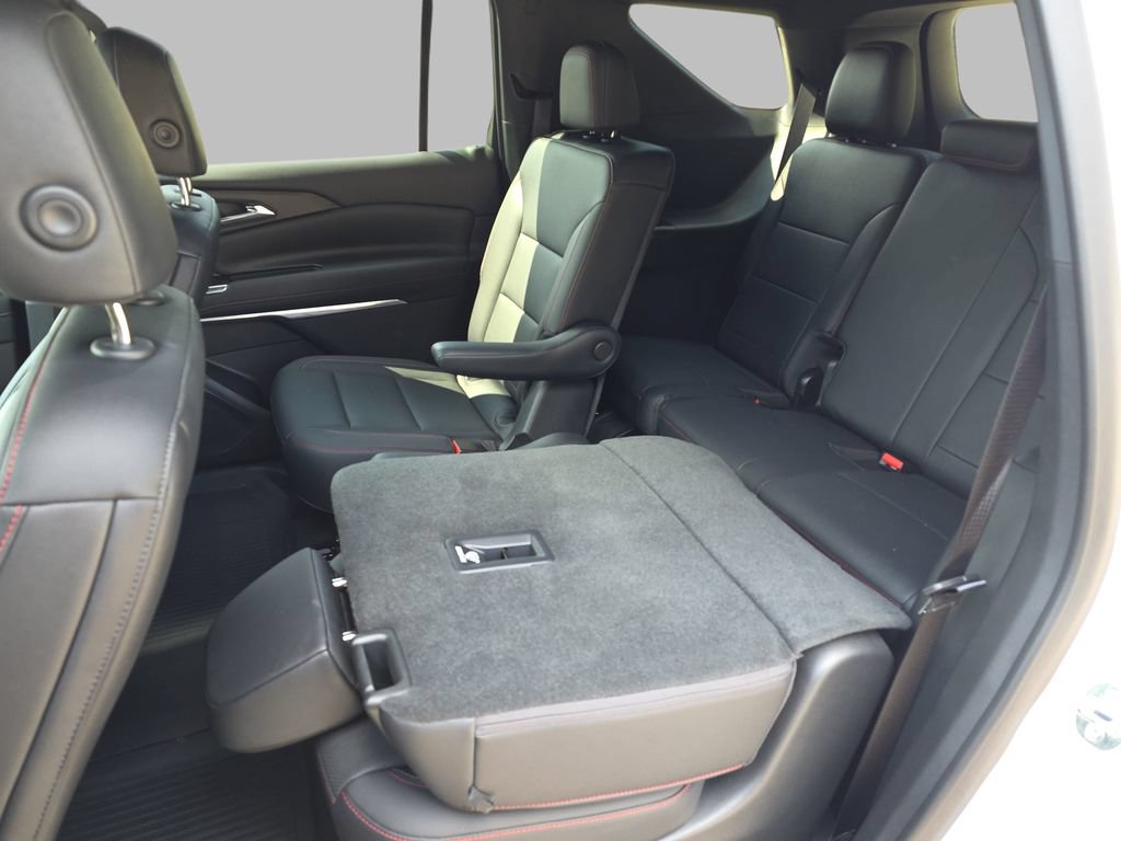 Used 2025 Chevrolet Traverse Z71 w/ Driver Confidence Package AWD/4WD image 15