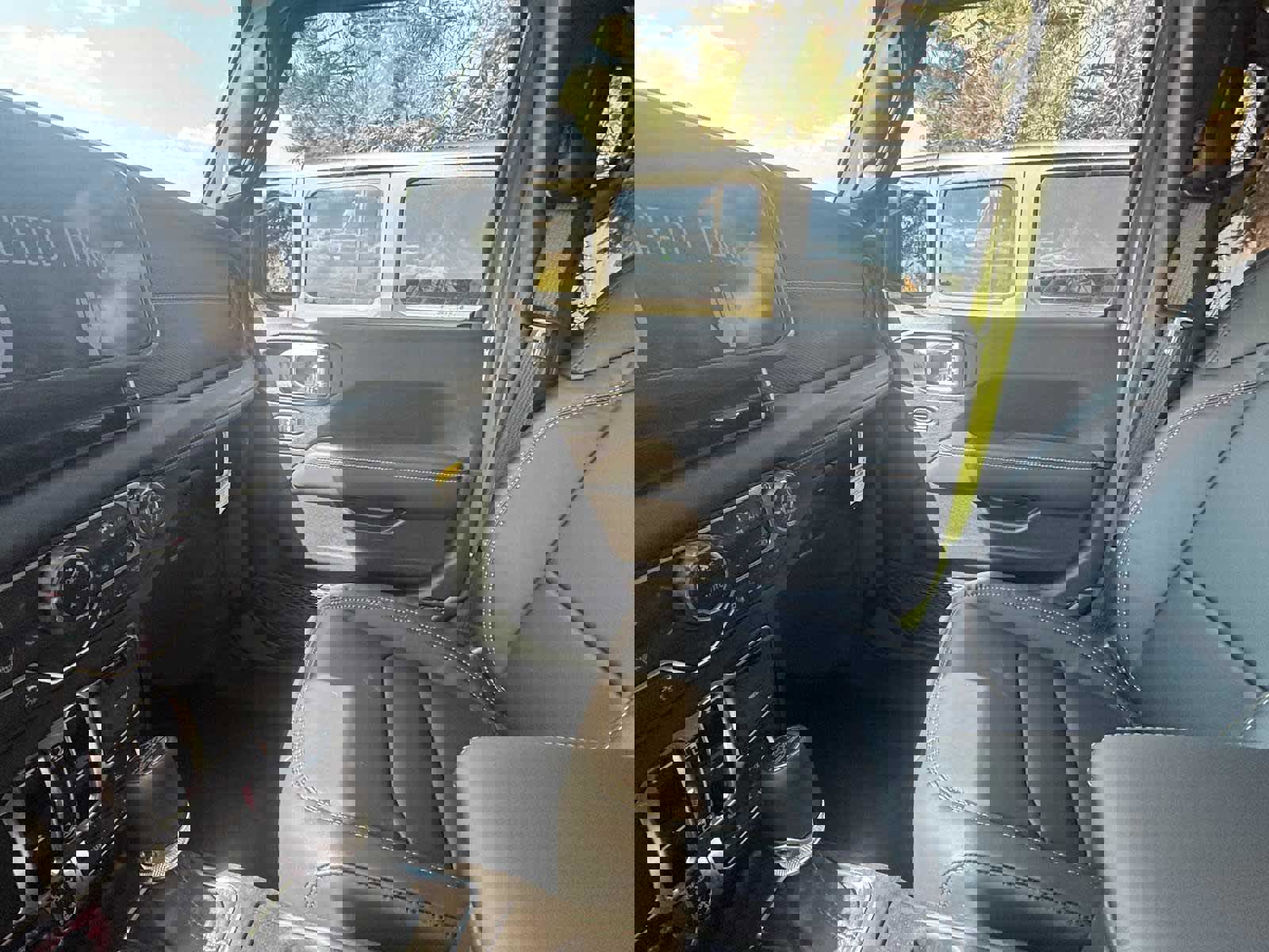 New 2025 Jeep Wrangler Unlimited Rubicon 392 image 25