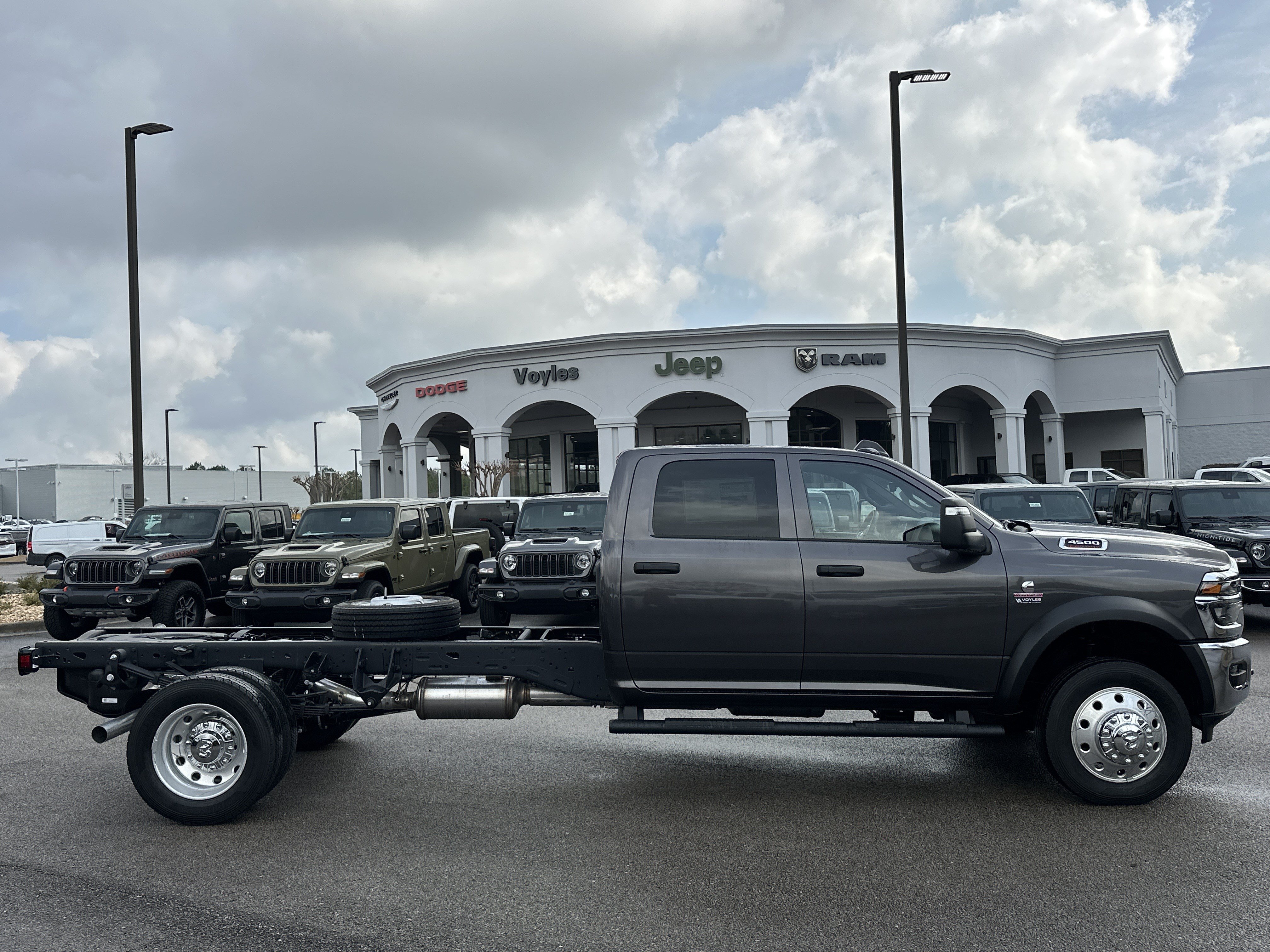 New 2026 RAM 4500 Tradesman w/ Chrome Appearance Group AWD/4WD image 8