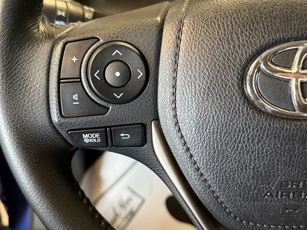 Used 2014 Toyota RAV4 Limited w/ Technology Package image 10