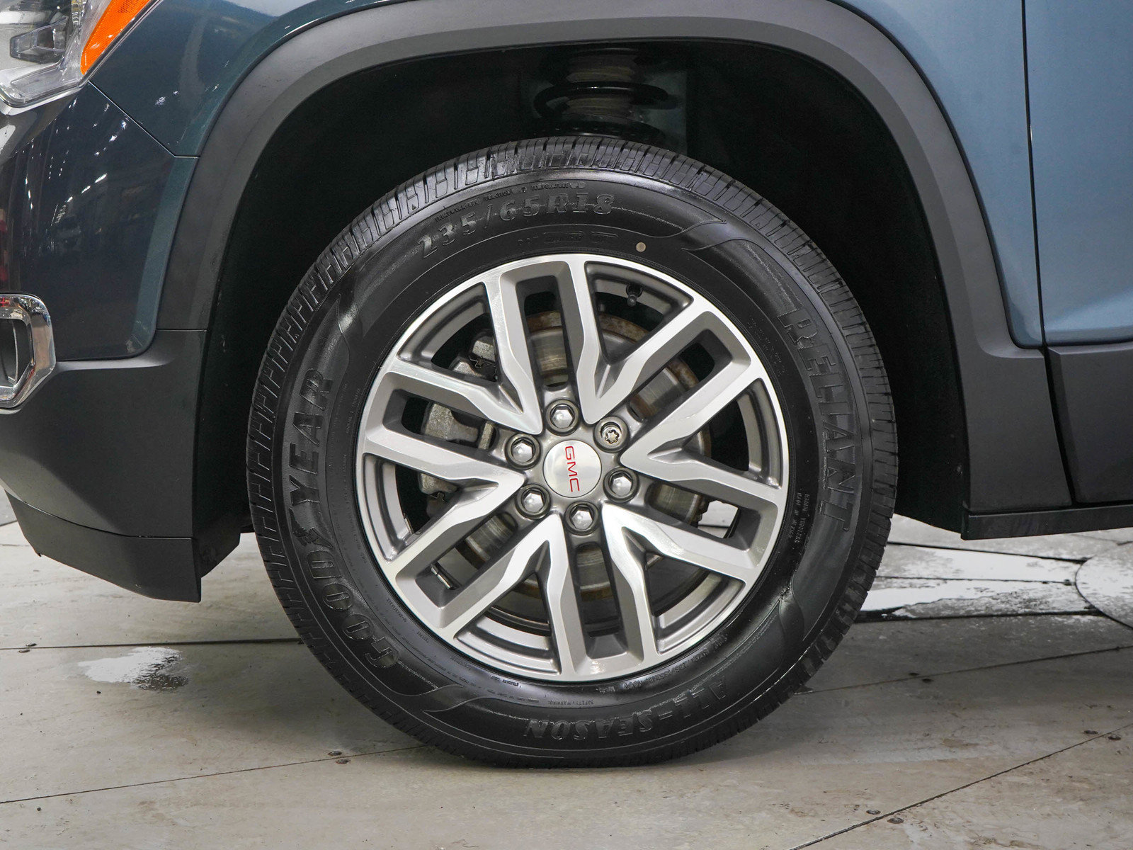 Used 2019 GMC Acadia SLE w/ Driver Alert Package I AWD/4WD image 30