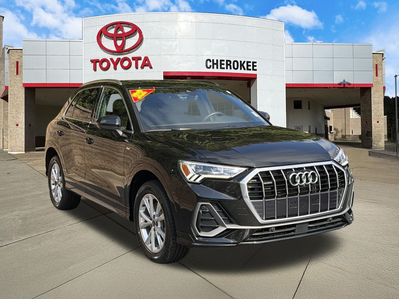 Used 2022 Audi Q3 2.0T Premium Plus w/ Premium Plus Package AWD/4WD image 3