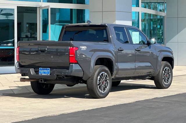 Used 2025 Toyota Tacoma TRD Sport AWD/4WD image 4