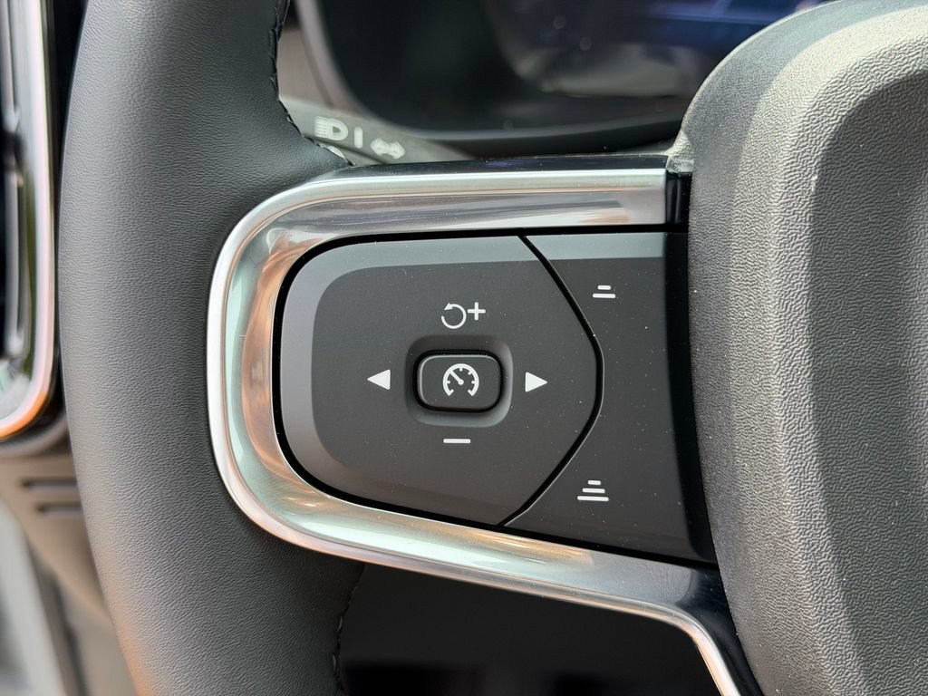 New 2026 Volvo XC40 B5 Plus w/ Climate Package AWD/4WD image 19