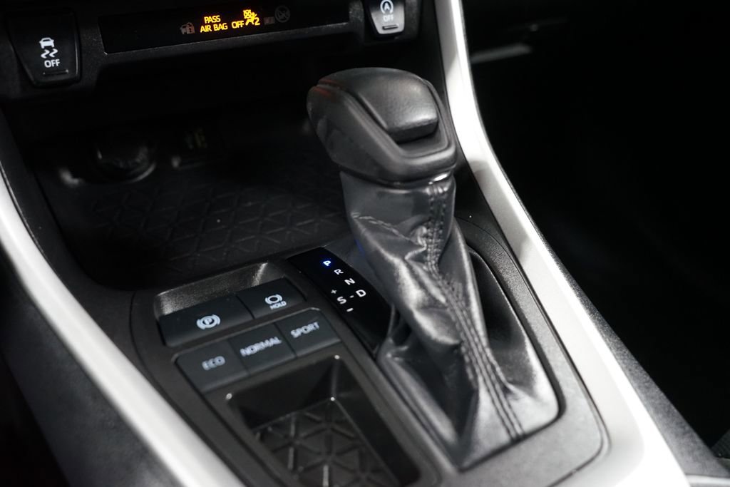 Certified 2024 Toyota RAV4 XLE image 21