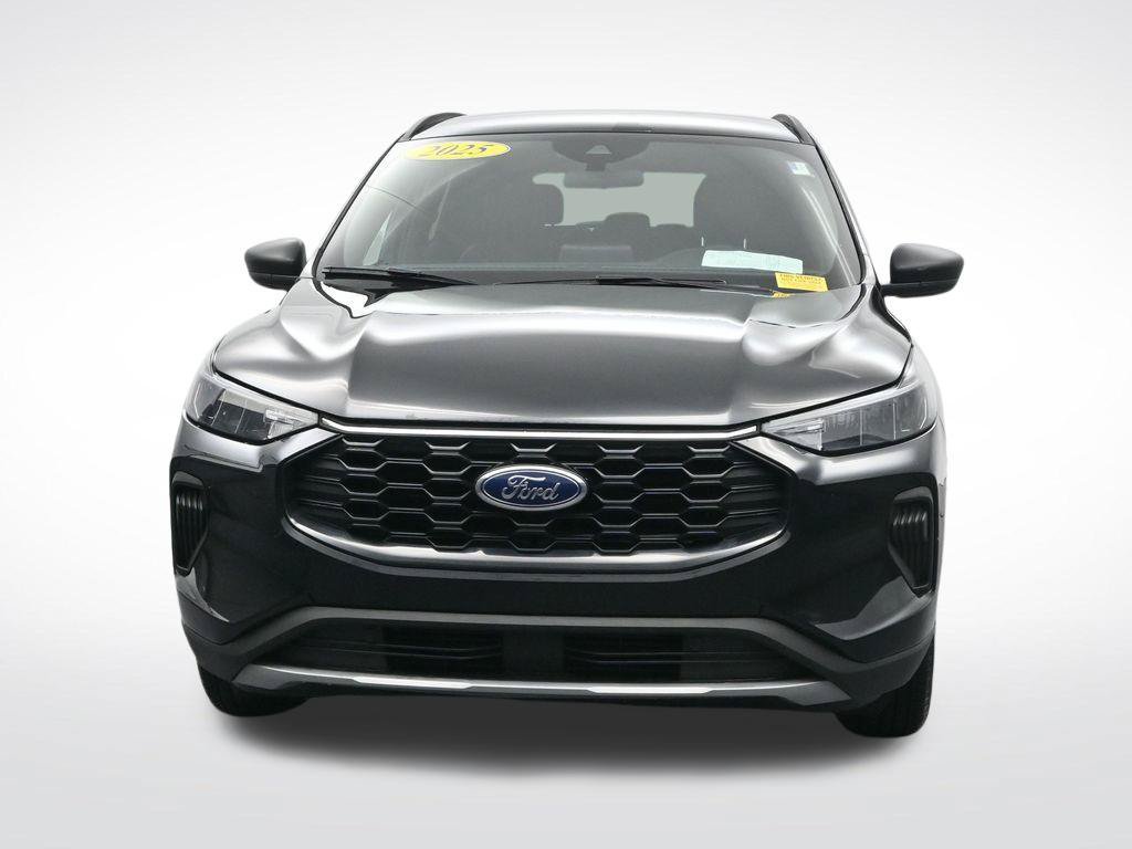 Used 2025 Ford Escape ST-Line AWD/4WD image 2