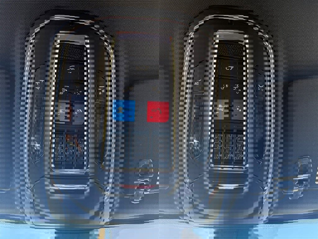 New 2025 Jeep Grand Cherokee Limited w/ Luxury Tech Group II image 24