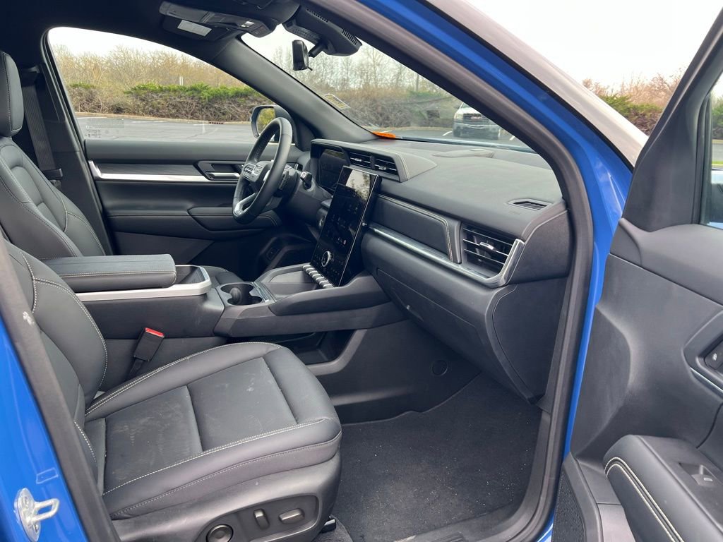 Used 2025 GMC Terrain Elevation w/ Elevation Premium Package image 10