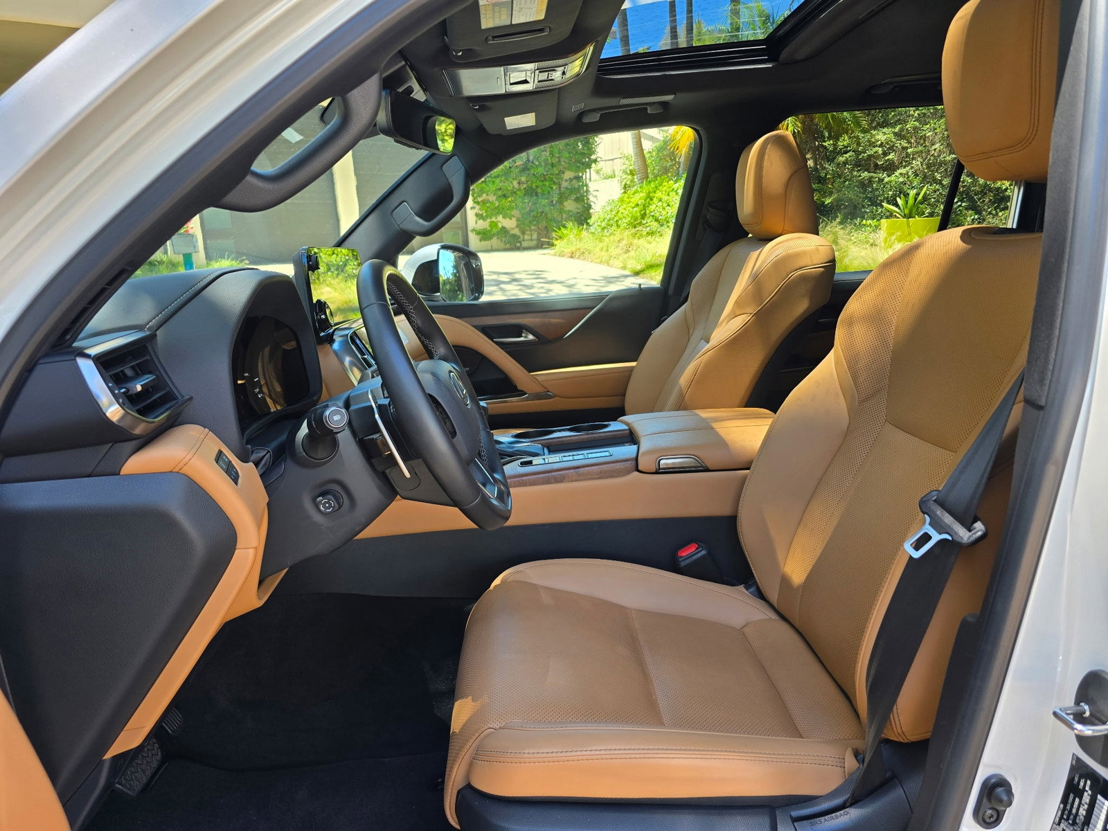 Used 2018 Bentley Bentayga AWD/4WD image 37