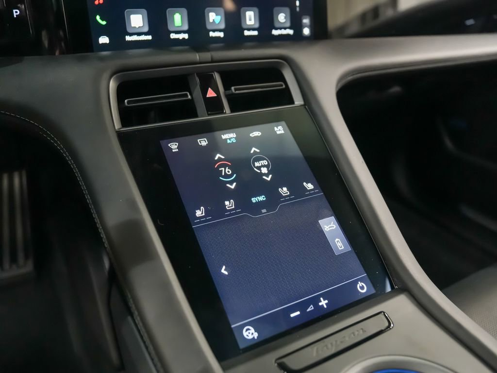 Used 2025 Porsche Taycan 4S AWD/4WD image 33