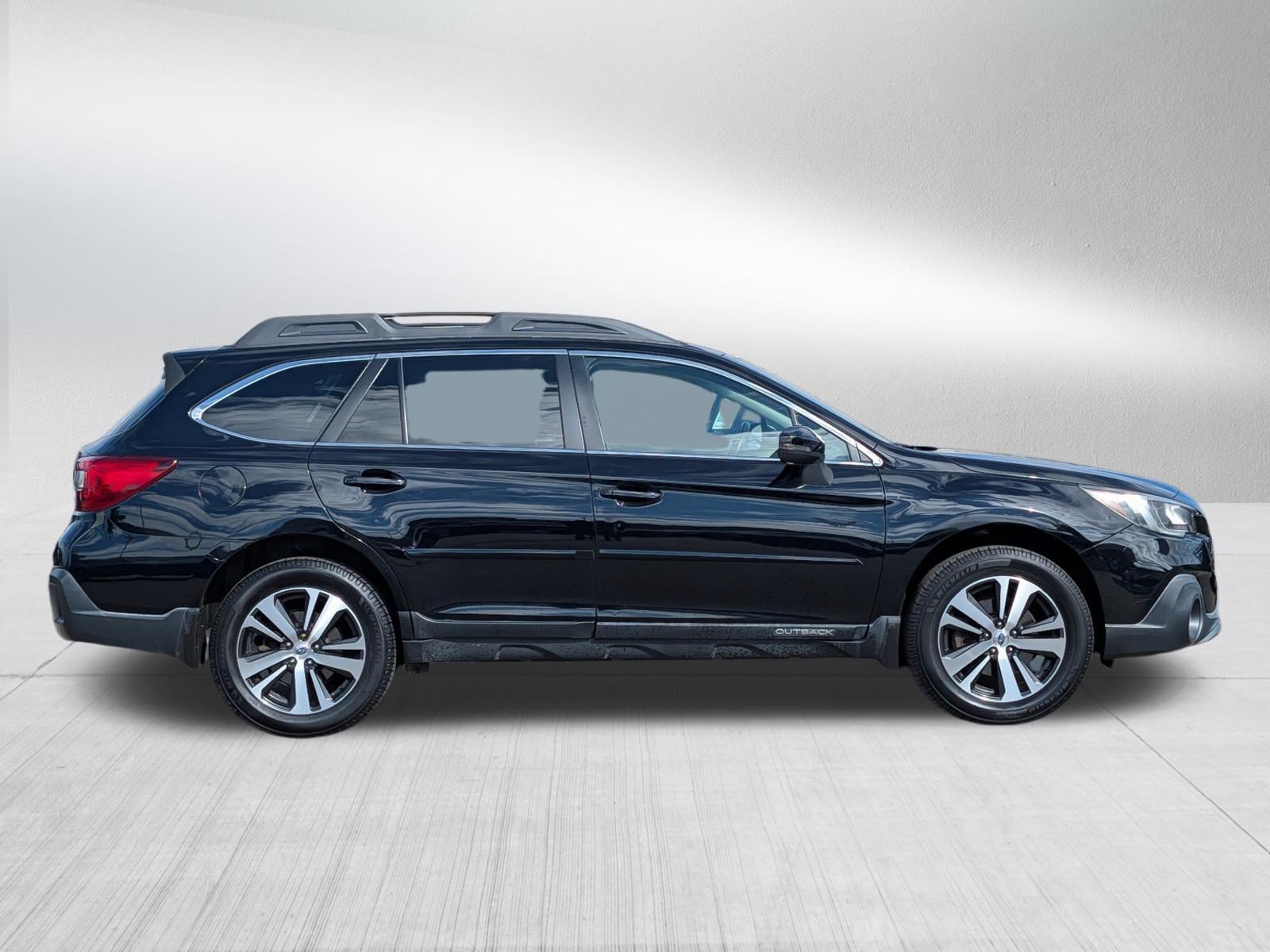 Used 2018 Subaru Outback 2.5i Limited AWD/4WD image 2