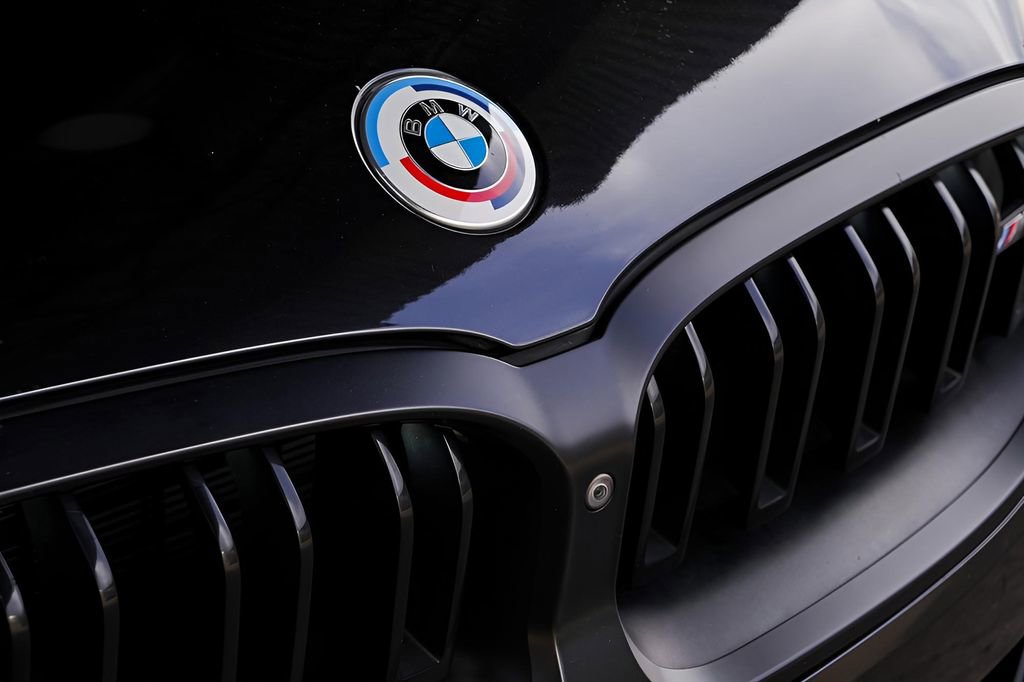 Used 2023 BMW M850i xDrive Coupe image 13