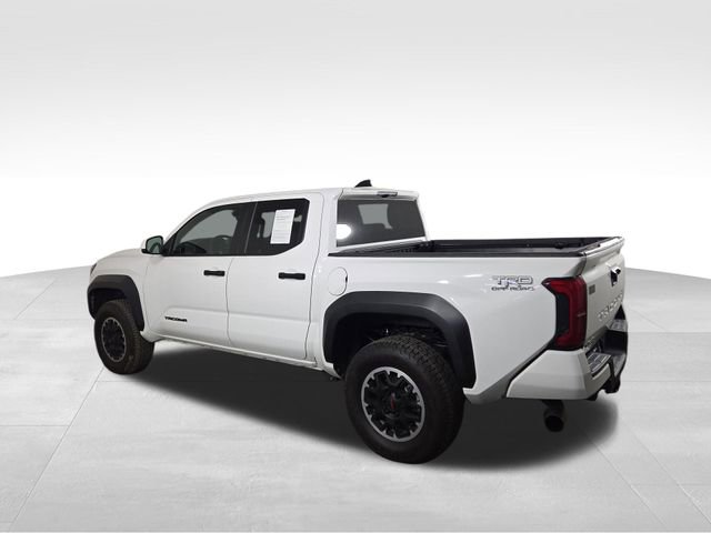 Used 2024 Toyota Tacoma TRD Off-Road AWD/4WD image 10