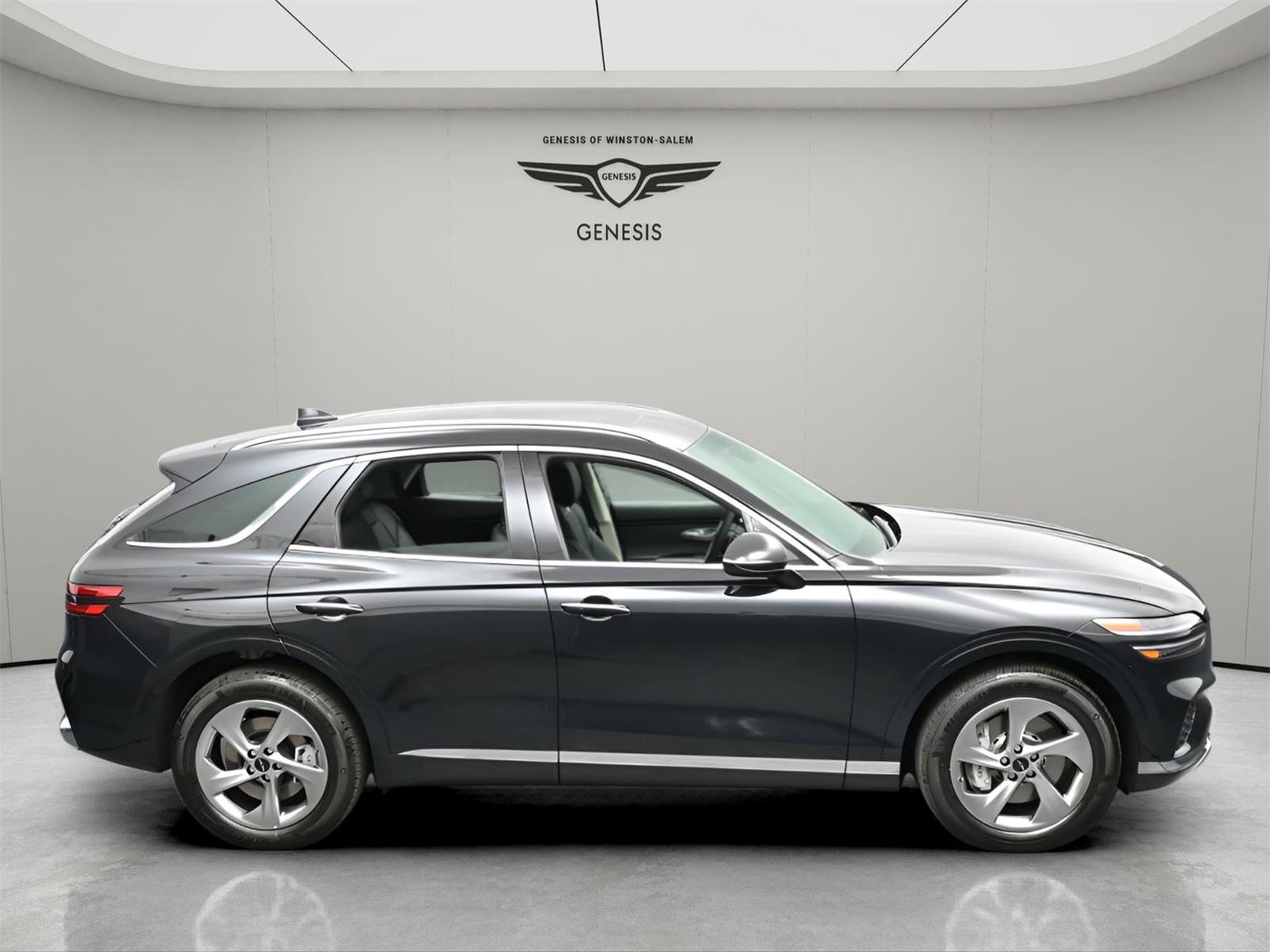 Used 2026 Genesis GV70 2.5T Select image 7