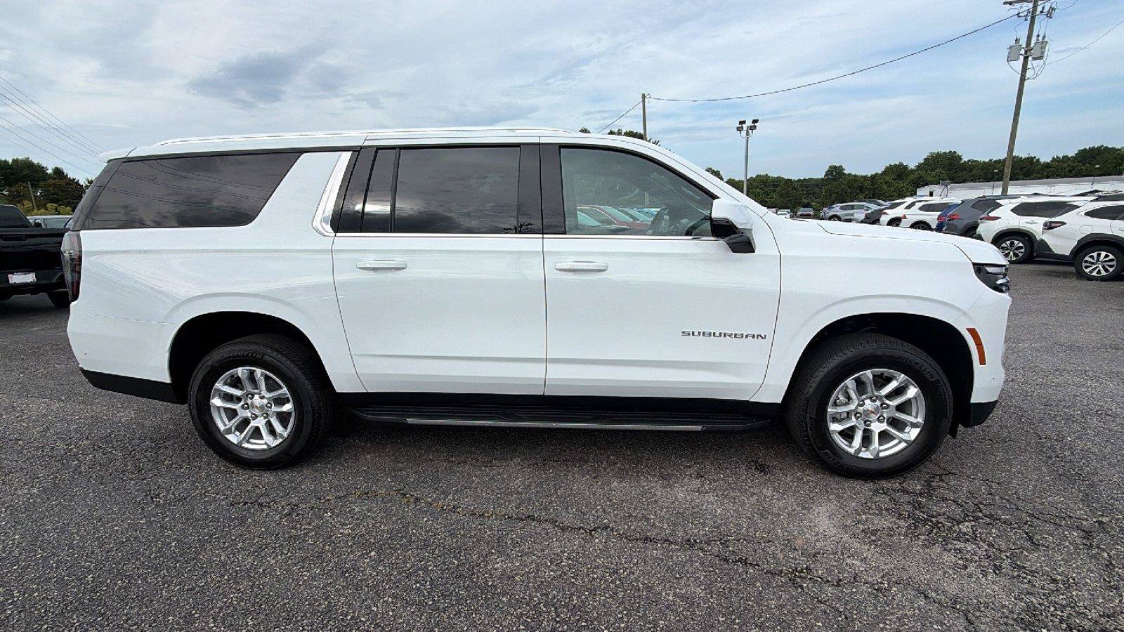 New 2026 Chevrolet Suburban LT w/ Comfort Package AWD/4WD image 7