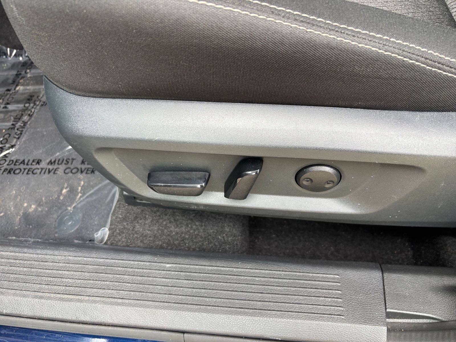 Used 2025 Nissan Rogue SV FWD image 21