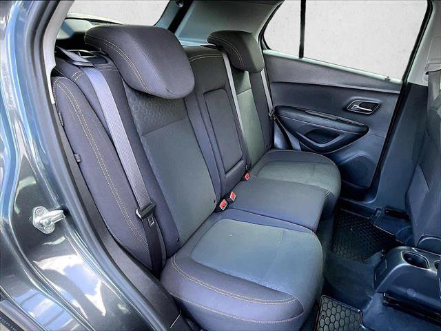 Used 2020 Chevrolet Trax LS FWD image 28