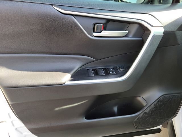 Used 2025 Toyota RAV4 XLE w/ Convenience Package image 18