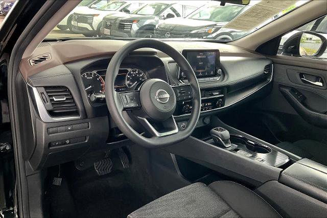 Certified 2023 Nissan Rogue SV FWD image 17
