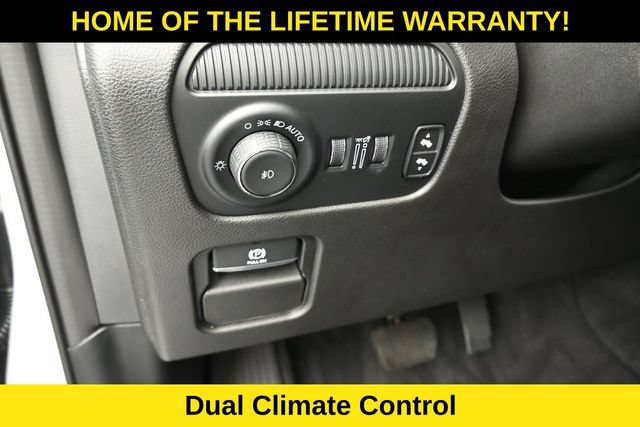 Used 2023 Jeep Wagoneer L Series III w/ Premium Group I AWD/4WD image 16