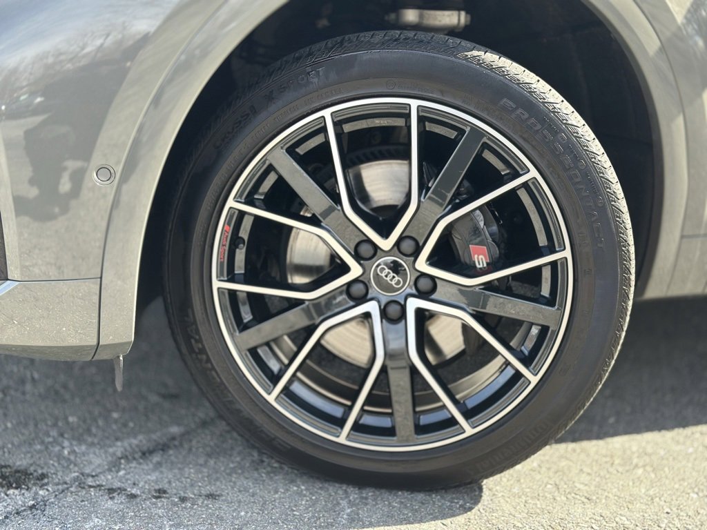 Used 2023 Audi SQ5 Prestige w/ Prestige Package image 2